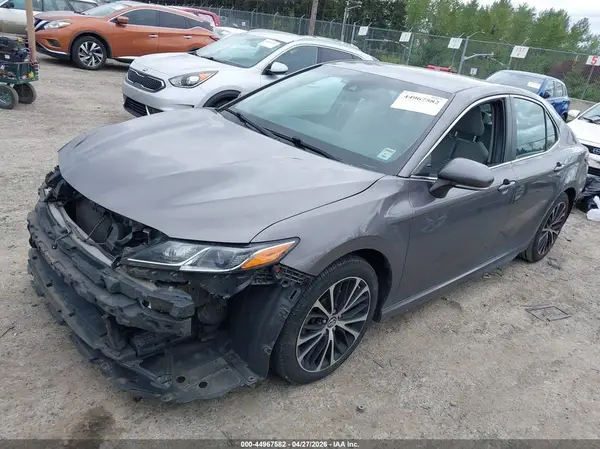 4T1B11HK1JU509568 2018 TOYOTA CAMRY - Image 2