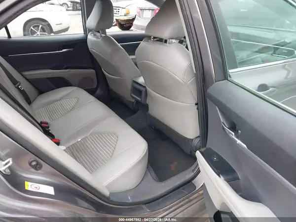 4T1B11HK1JU509568 2018 TOYOTA CAMRY - Image 8