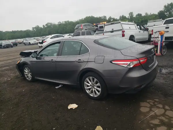 4T1B11HK1JU509652 2018 TOYOTA CAMRY - Image 2