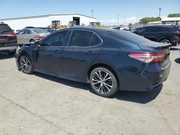 4T1B11HK1JU510865 2018 TOYOTA CAMRY - Image 2