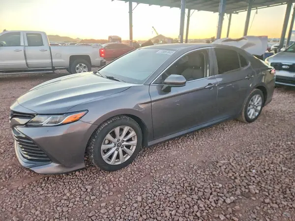 4T1B11HK1JU511210 2018 TOYOTA CAMRY - Image 1