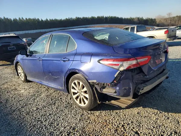 4T1B11HK1JU514334 2018 TOYOTA CAMRY - Image 2