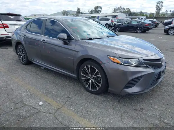 4T1B11HK1JU515810 2018 TOYOTA CAMRY - Image 1