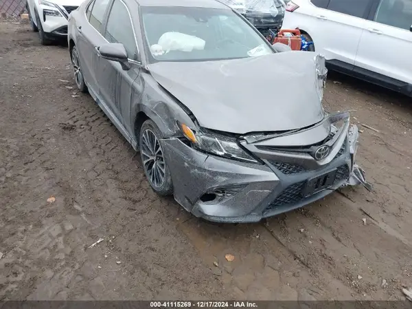 4T1B11HK1JU516276 2018 TOYOTA CAMRY - Image 1