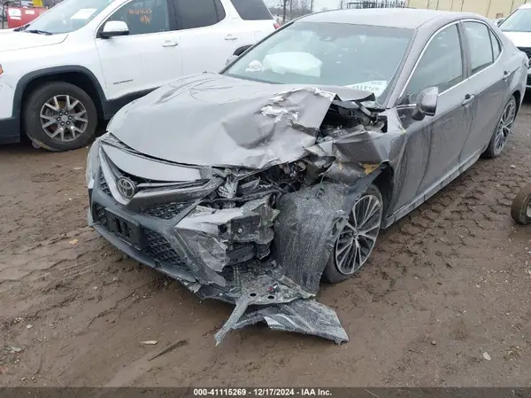 4T1B11HK1JU516276 2018 TOYOTA CAMRY - Image 2