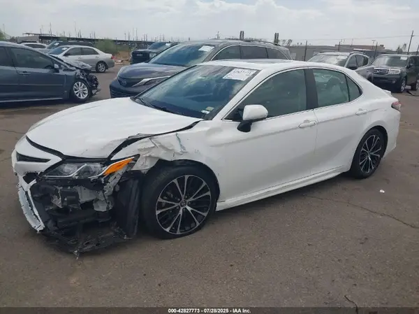 4T1B11HK1JU516472 2018 TOYOTA CAMRY - Image 2
