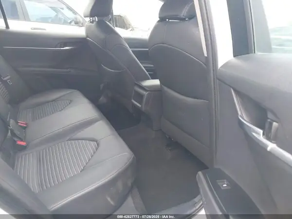 4T1B11HK1JU516472 2018 TOYOTA CAMRY - Image 8
