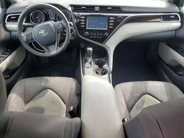 4T1B11HK1JU519727 2018 TOYOTA CAMRY - Image 8