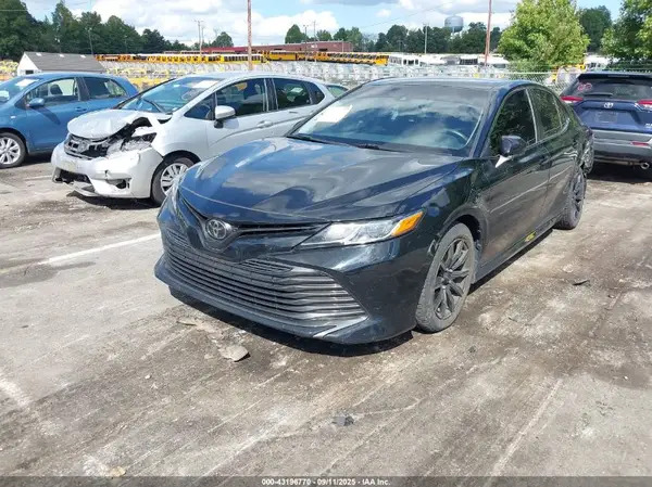 4T1B11HK1JU521476 2018 TOYOTA CAMRY - Image 2