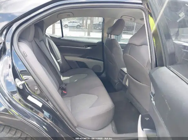 4T1B11HK1JU521476 2018 TOYOTA CAMRY - Image 8