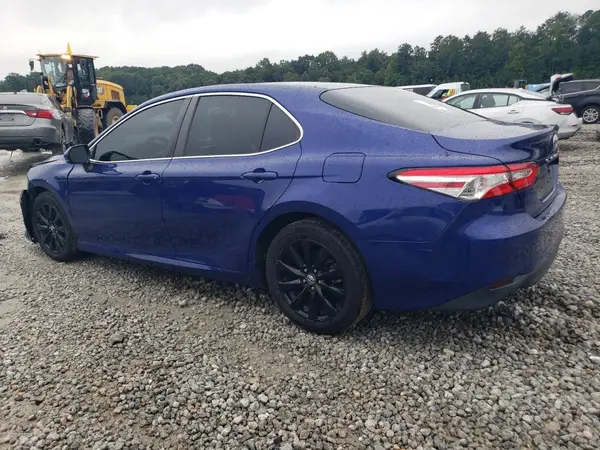 4T1B11HK1JU521607 2018 TOYOTA CAMRY - Image 2