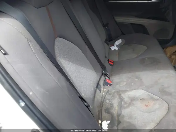 4T1B11HK1JU521915 2018 TOYOTA CAMRY - Image 8