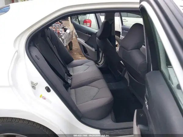 4T1B11HK1JU523373 2018 TOYOTA CAMRY - Image 8