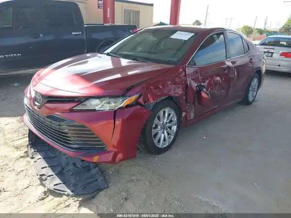 4T1B11HK1JU525138 2018 TOYOTA CAMRY - Image 2