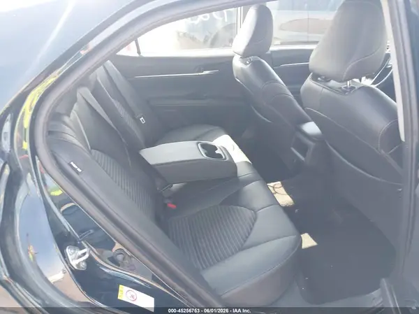4T1B11HK1JU525317 2018 TOYOTA CAMRY - Image 8