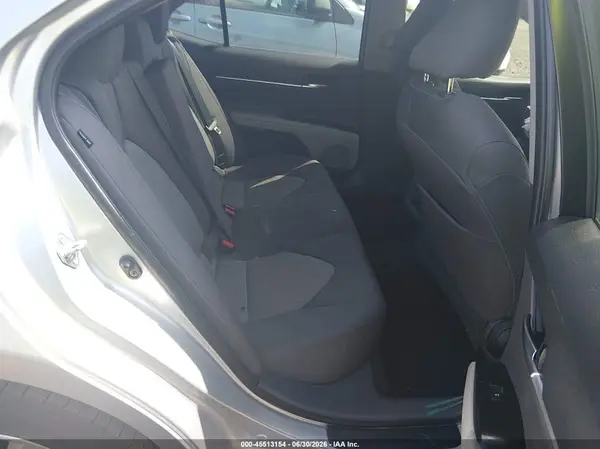 4T1B11HK1JU525740 2018 TOYOTA CAMRY - Image 8