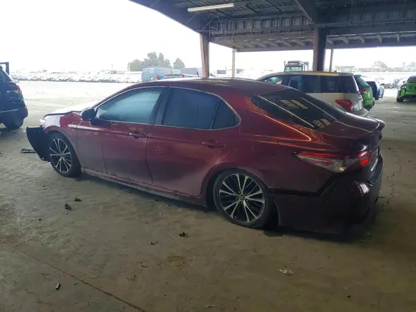 4T1B11HK1JU529044 2018 TOYOTA CAMRY - Image 2