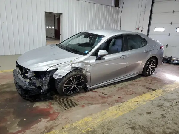 4T1B11HK1JU529948 2018 TOYOTA CAMRY - Image 1