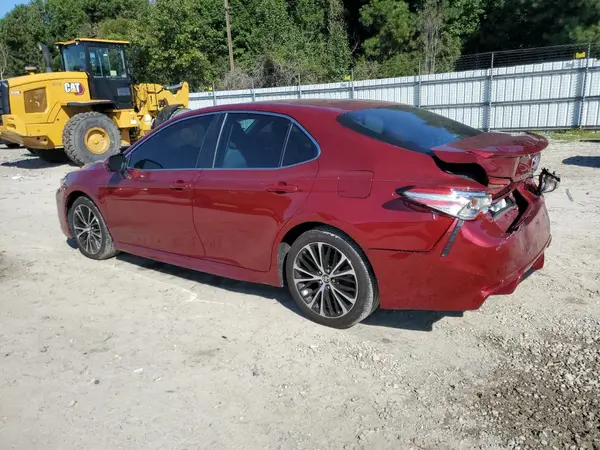 4T1B11HK1JU530677 2018 TOYOTA CAMRY - Image 2