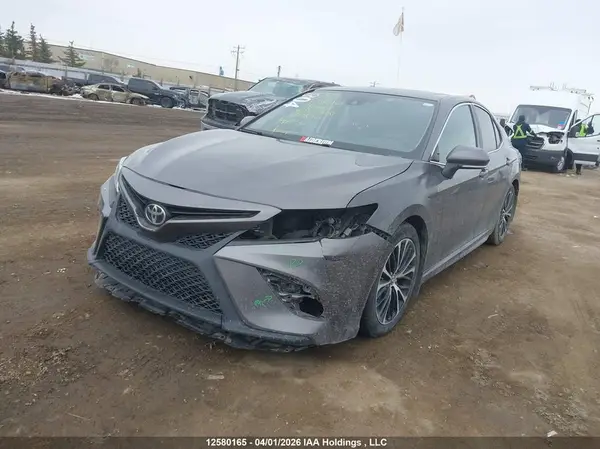 4T1B11HK1JU532705 2018 TOYOTA CAMRY - Image 2