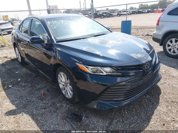 4T1B11HK1JU532901 2018 TOYOTA CAMRY - Image 1