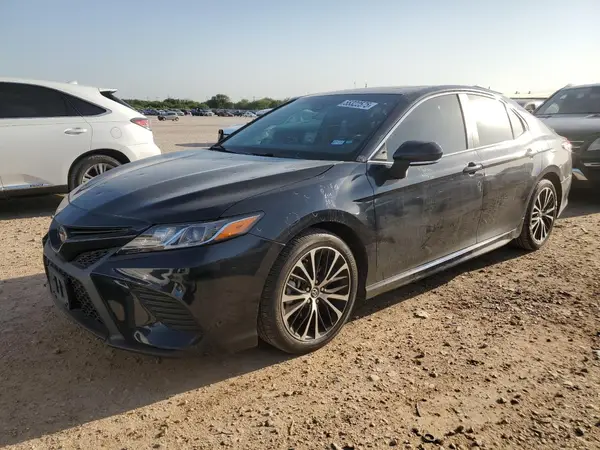 4T1B11HK1JU533692 2018 TOYOTA CAMRY - Image 1