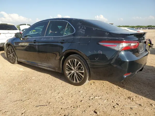 4T1B11HK1JU533692 2018 TOYOTA CAMRY - Image 2