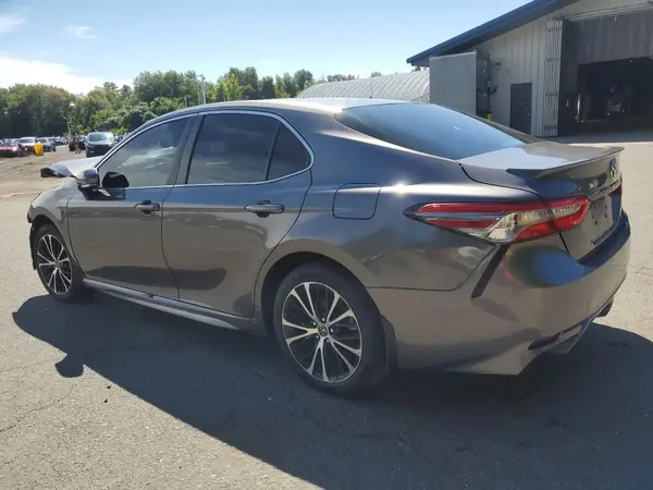 4T1B11HK1JU535801 2018 TOYOTA CAMRY - Image 2