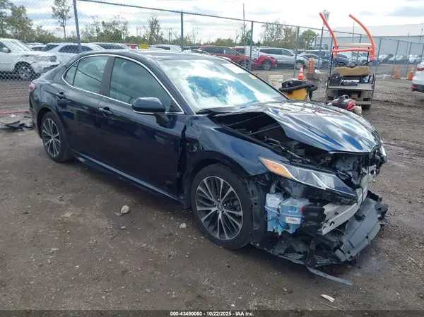 4T1B11HK1JU536964 2018 TOYOTA CAMRY - Image 1