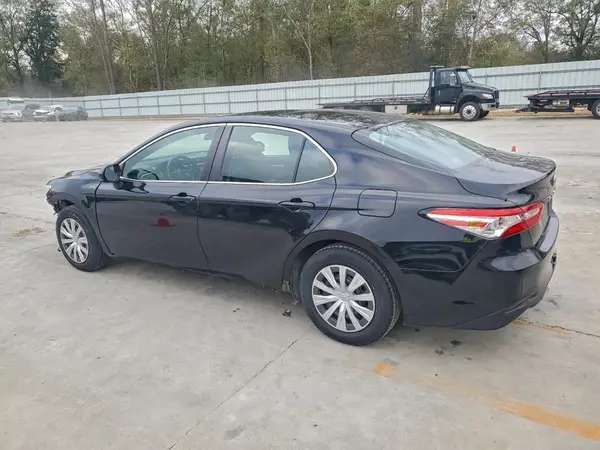 4T1B11HK1JU539959 2018 TOYOTA CAMRY - Image 2