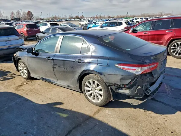 4T1B11HK1JU540030 2018 TOYOTA CAMRY - Image 2
