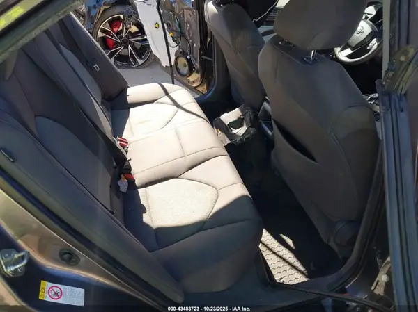 4T1B11HK1JU540366 2018 TOYOTA CAMRY - Image 8