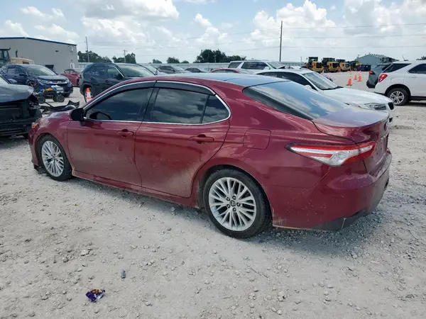 4T1B11HK1JU540495 2018 TOYOTA CAMRY - Image 2