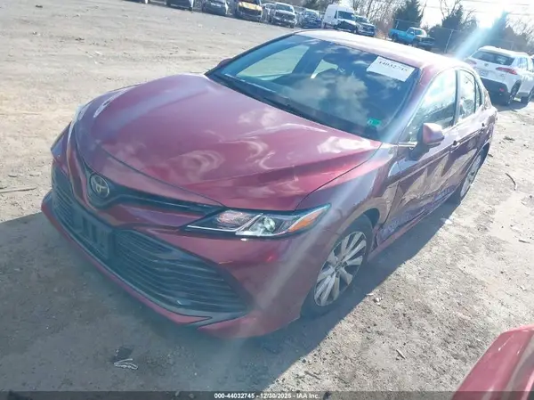 4T1B11HK1JU541193 2018 TOYOTA CAMRY - Image 2