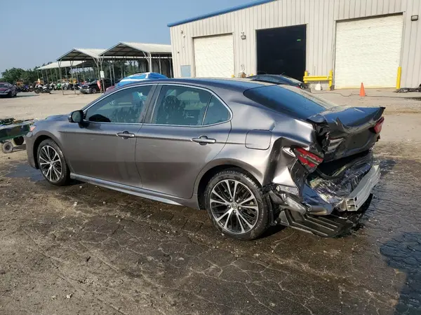 4T1B11HK1JU541971 2018 TOYOTA CAMRY - Image 2
