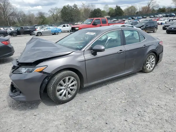 4T1B11HK1JU543297 2018 TOYOTA CAMRY - Image 1