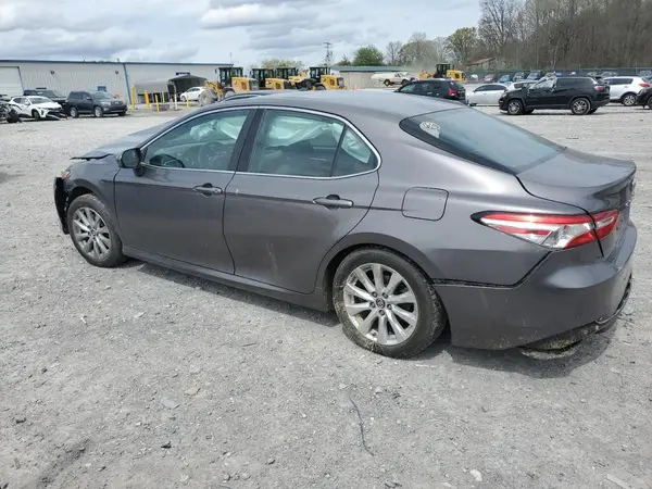 4T1B11HK1JU543297 2018 TOYOTA CAMRY - Image 2