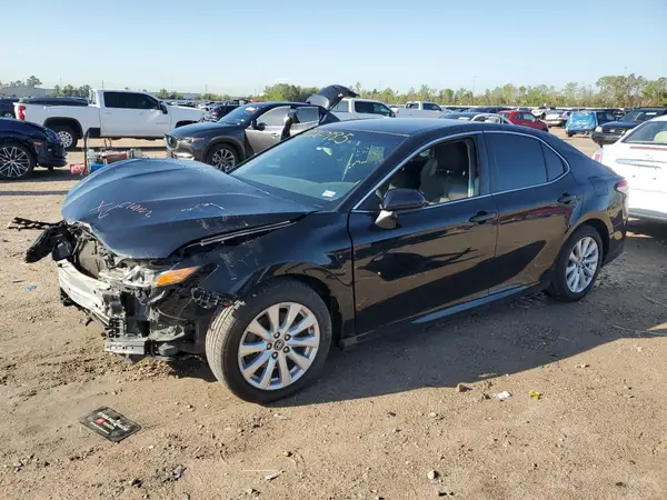 4T1B11HK1JU543574 2018 TOYOTA CAMRY - Image 1
