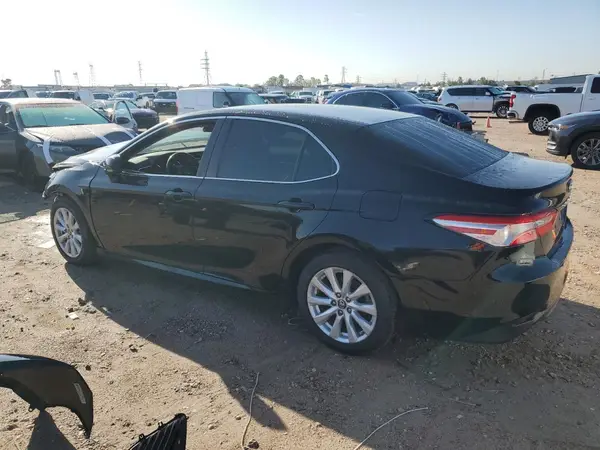 4T1B11HK1JU543574 2018 TOYOTA CAMRY - Image 2
