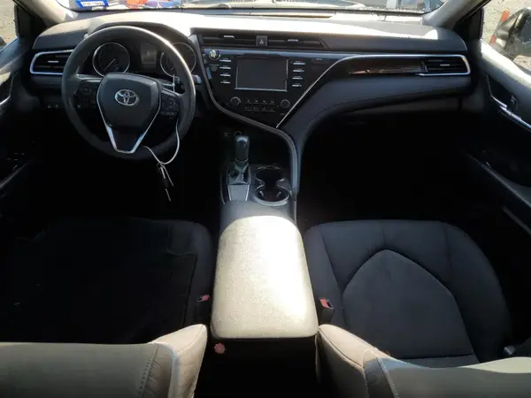 4T1B11HK1JU543574 2018 TOYOTA CAMRY - Image 8