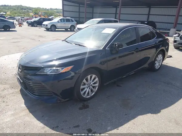 4T1B11HK1JU543770 2018 TOYOTA CAMRY - Image 2