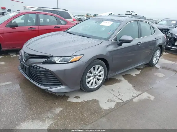 4T1B11HK1JU545079 2018 TOYOTA CAMRY - Image 2