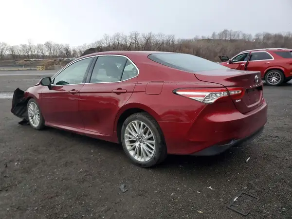 4T1B11HK1JU545258 2018 TOYOTA CAMRY - Image 2