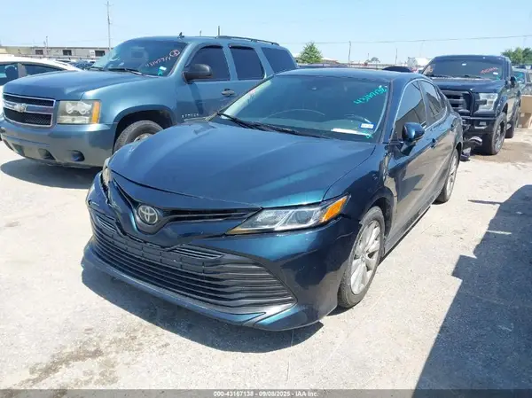 4T1B11HK1JU546278 2018 TOYOTA CAMRY - Image 2
