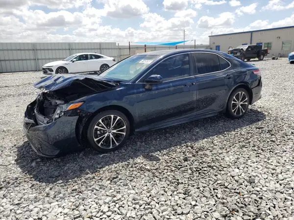 4T1B11HK1JU548984 2018 TOYOTA CAMRY - Image 1
