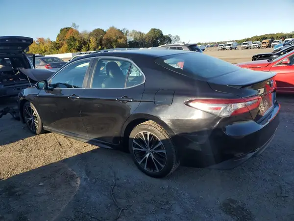 4T1B11HK1JU550198 2018 TOYOTA CAMRY - Image 2