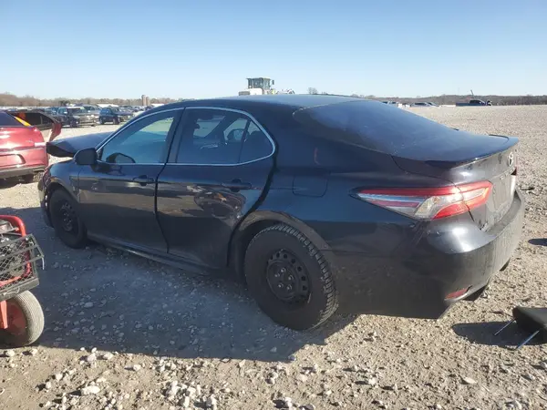 4T1B11HK1JU550721 2018 TOYOTA CAMRY - Image 2
