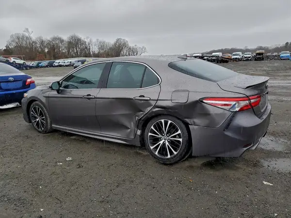 4T1B11HK1JU550735 2018 TOYOTA CAMRY - Image 2