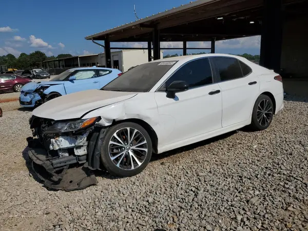 4T1B11HK1JU551139 2018 TOYOTA CAMRY - Image 1