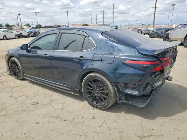 4T1B11HK1JU551142 2018 TOYOTA CAMRY - Image 2